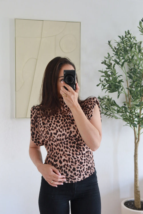 Top LÉONIE